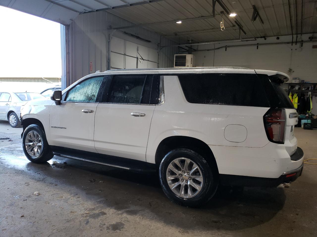 2023 Chevrolet Suburban VIN 1GNSKFKD9PR421086 Copart auction photo, front end / minor dent/scratches damage thumbnail 2