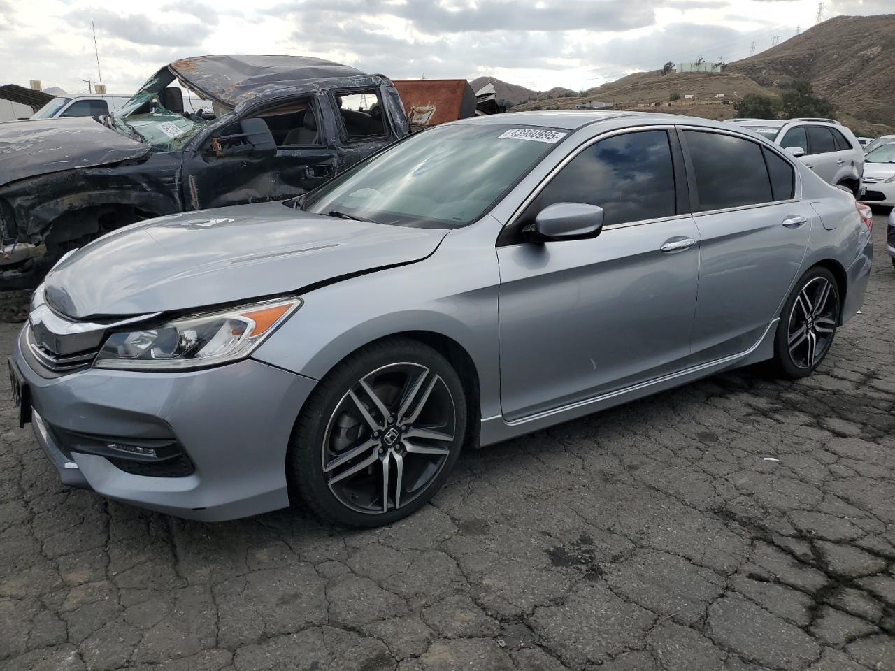 2017 Honda Accord VIN 1HGCR2F50HA122155