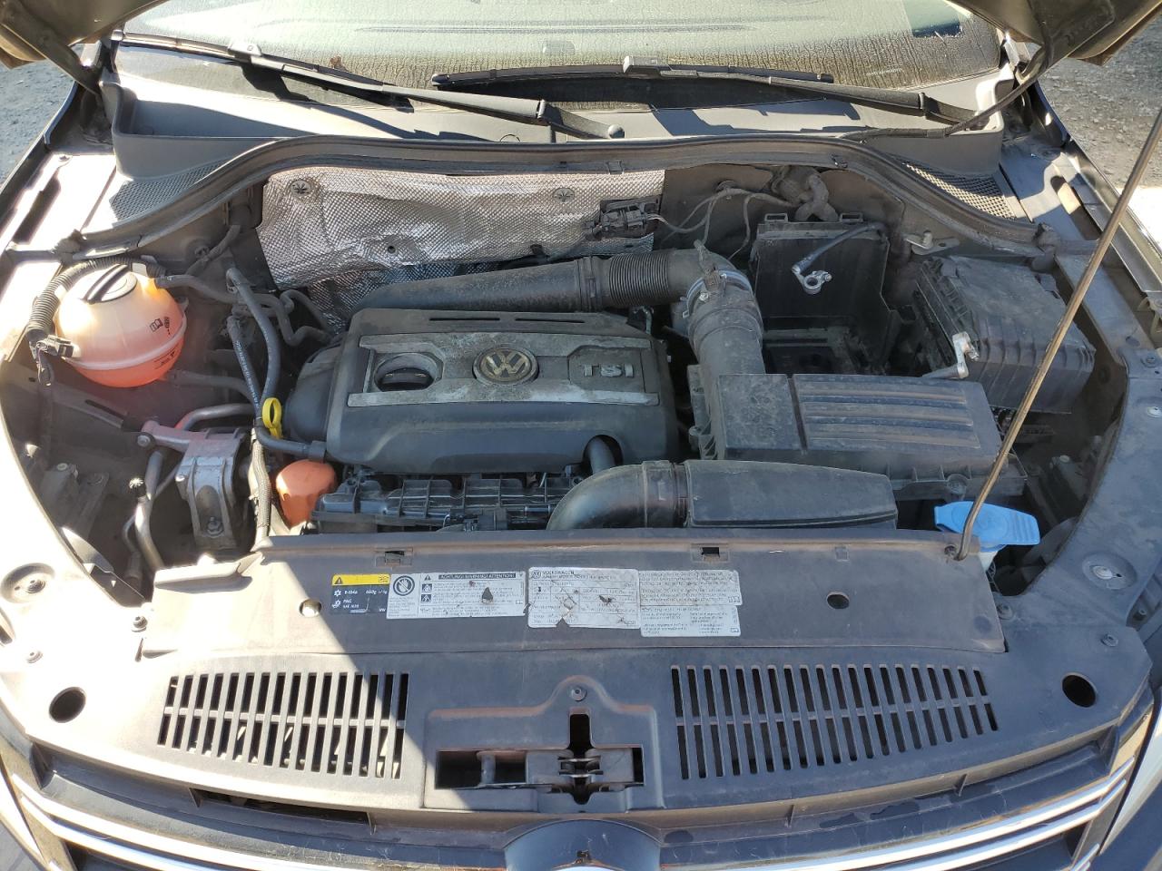 2017 Volkswagen Tiguan VIN WVGBV7AX7HK003956 Copart auction photo, front end / mechanical damage thumbnail 12