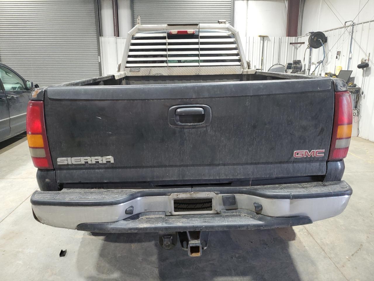 2003 GMC Sierra VIN 1GTHK29GX3E246957 Copart auction photo, rollover damage thumbnail 6