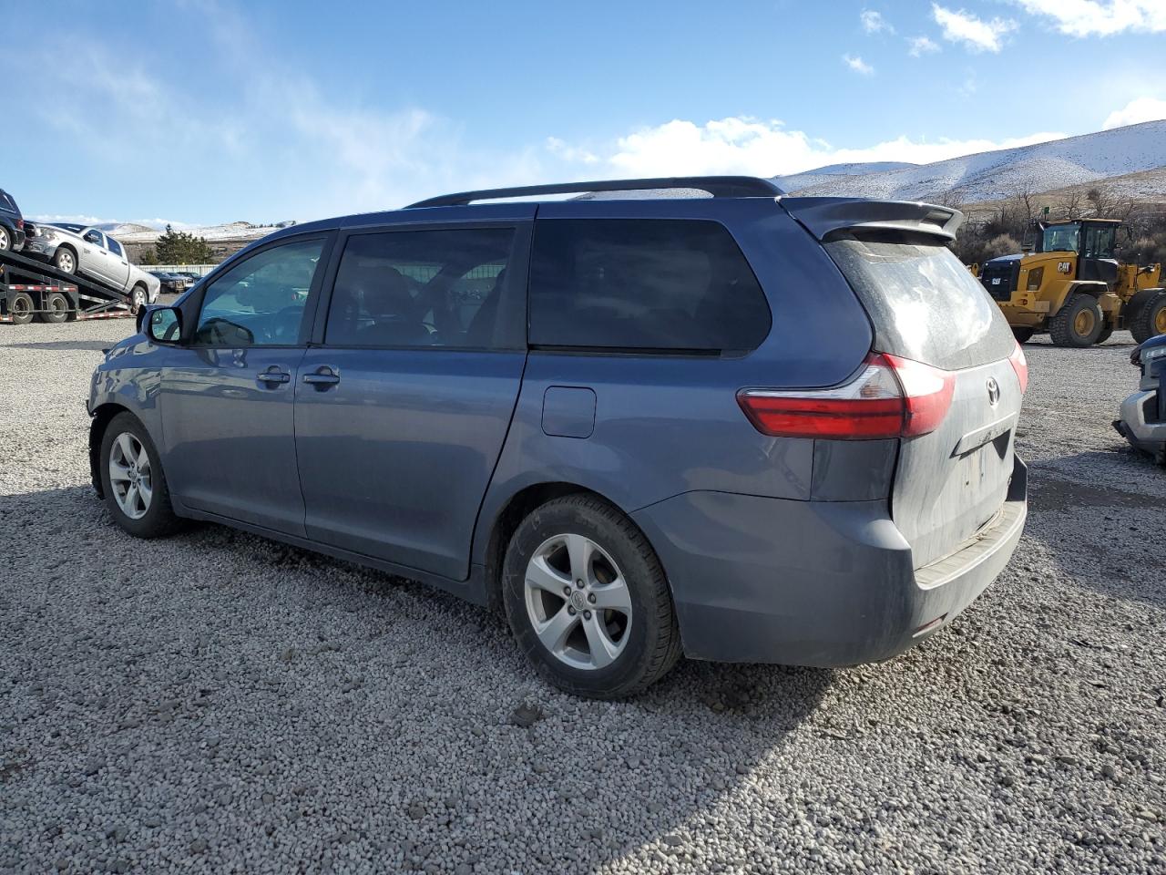 2015 Toyota Sienna VIN 5TDKK3DC5FS533086 Copart auction photo, front end damage thumbnail 2