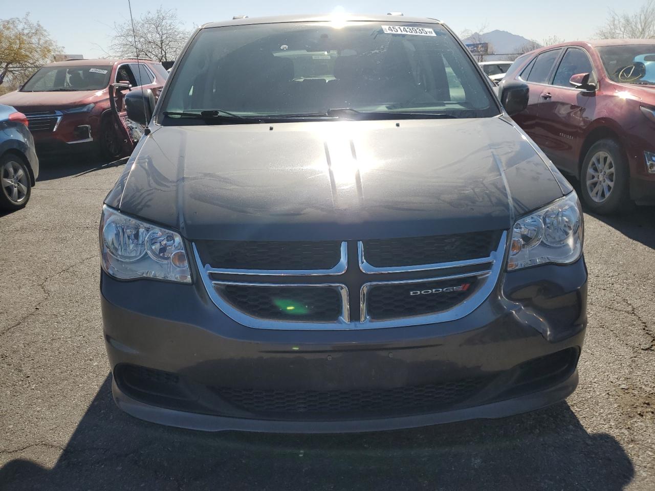 2016 Dodge Caravan VIN 2C4RDGCG8GR272809 Copart auction photo, minor dent/scratches damage thumbnail 5