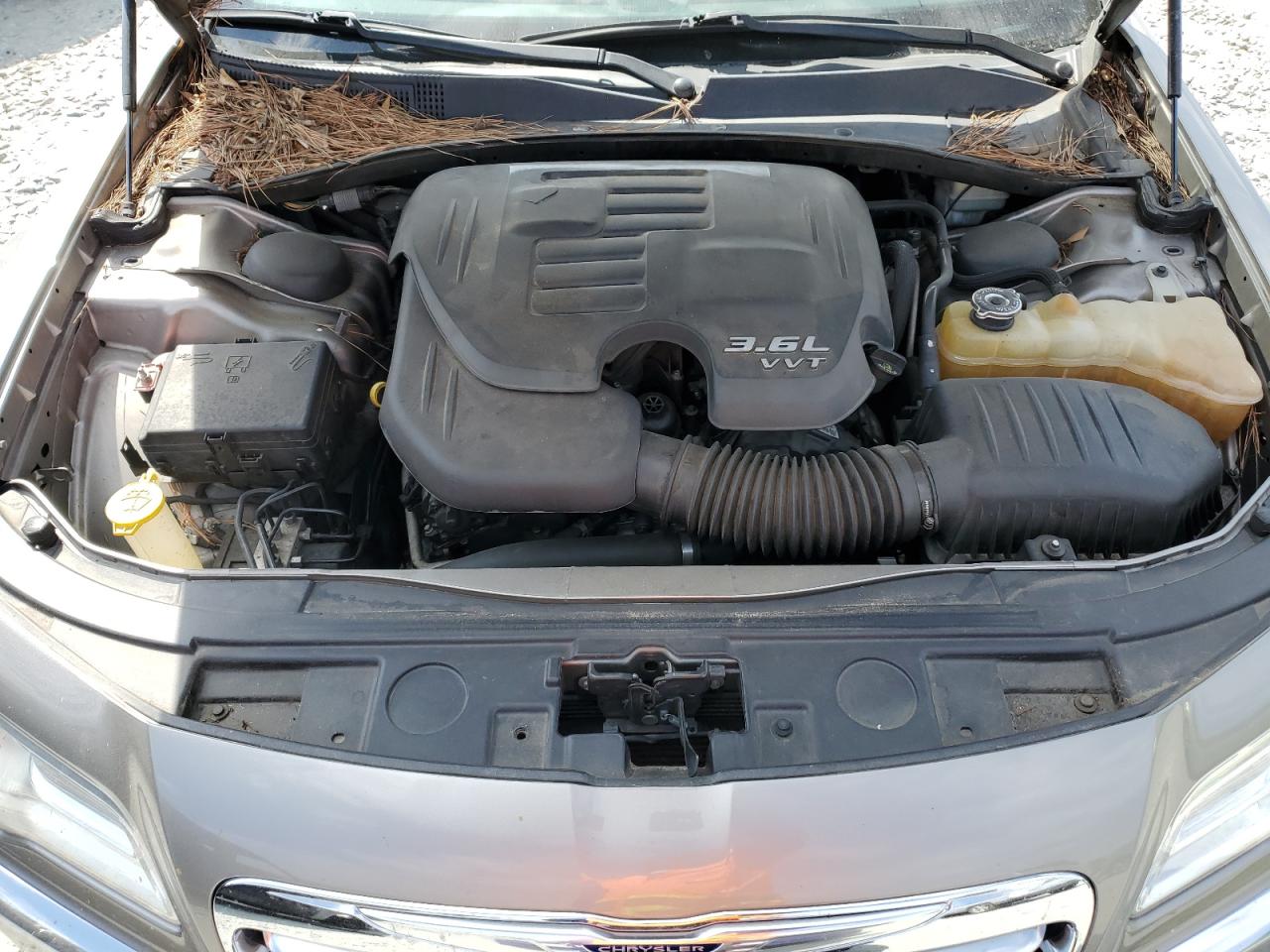 2014 Chrysler 300 VIN 2C3CCAAG0EH175779 Copart auction photo, rear end damage thumbnail 11