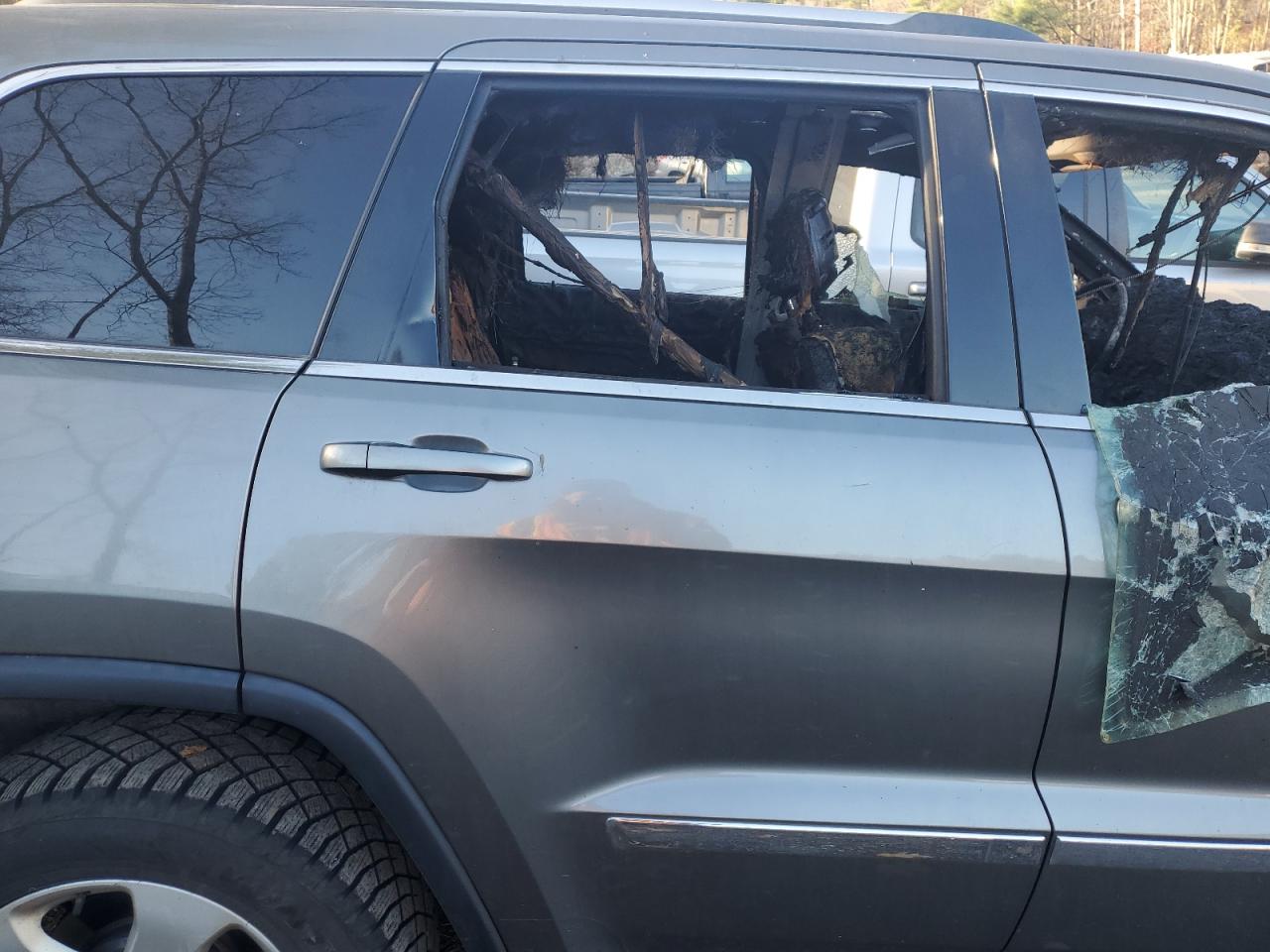 2013 Jeep Grand Cherokee VIN 1C4RJFAG6DC569250 Copart auction photo, burn - engine / burn - interior damage thumbnail 11