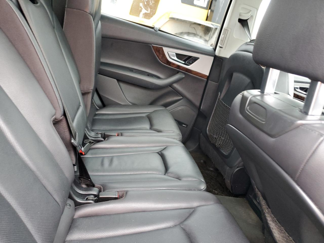 2018 Audi Q7 VIN WA1LHAF70JD016249 Copart auction photo, water/flood damage thumbnail 10