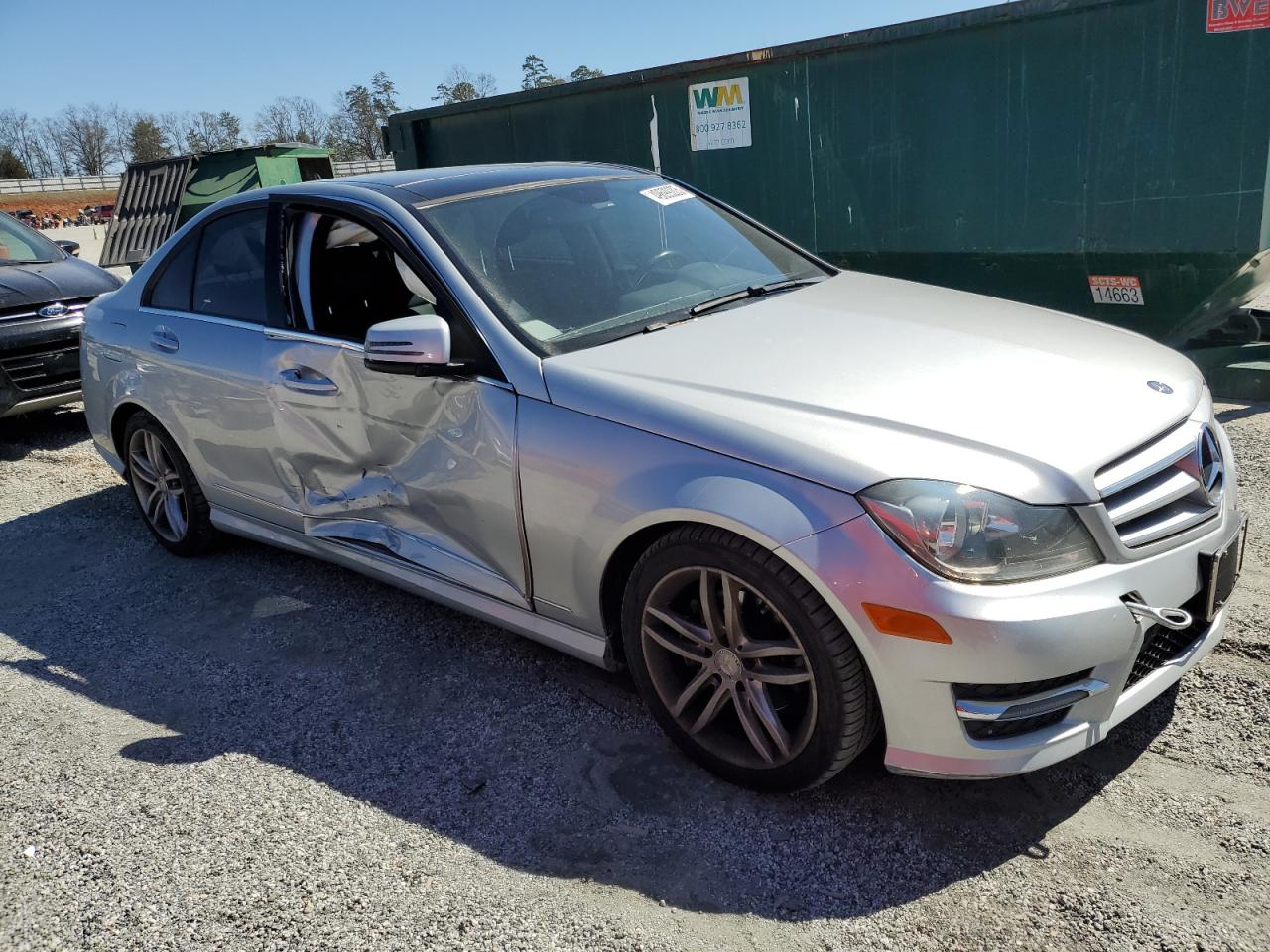 2013 Mercedes-Benz C-klasse VIN WDDGF4HB6DR300403 Copart auction photo, side damage thumbnail 4