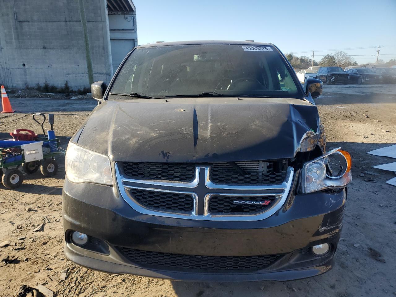 2017 Dodge Caravan VIN 2C4RDGCGXHR696980 Copart auction photo, front end / rear end damage thumbnail 5
