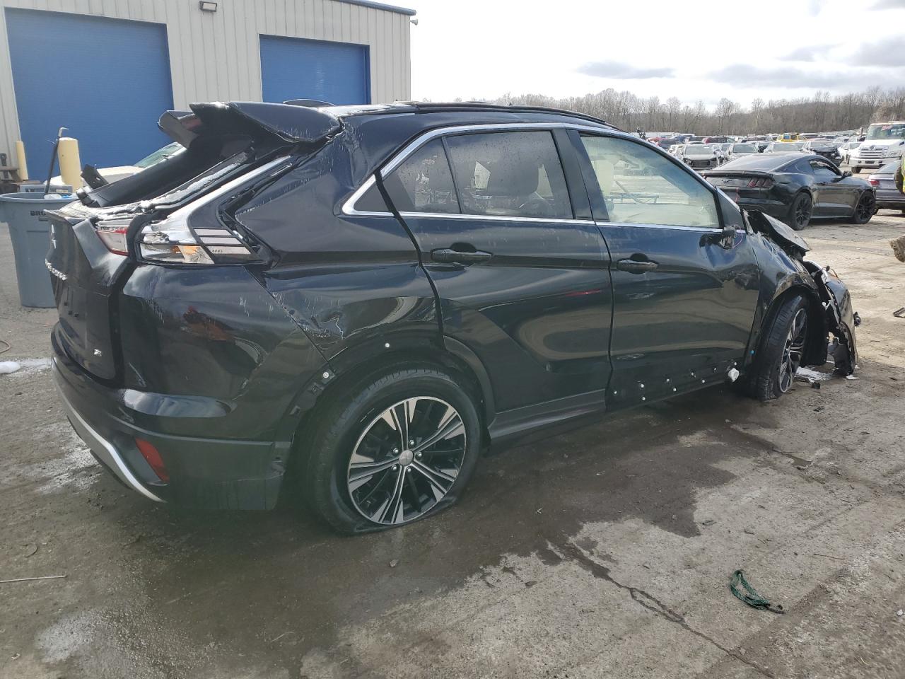 2022 Mitsubishi Eclipse VIN JA4ATWAA3NZ004255 Copart auction photo, rollover damage thumbnail 3