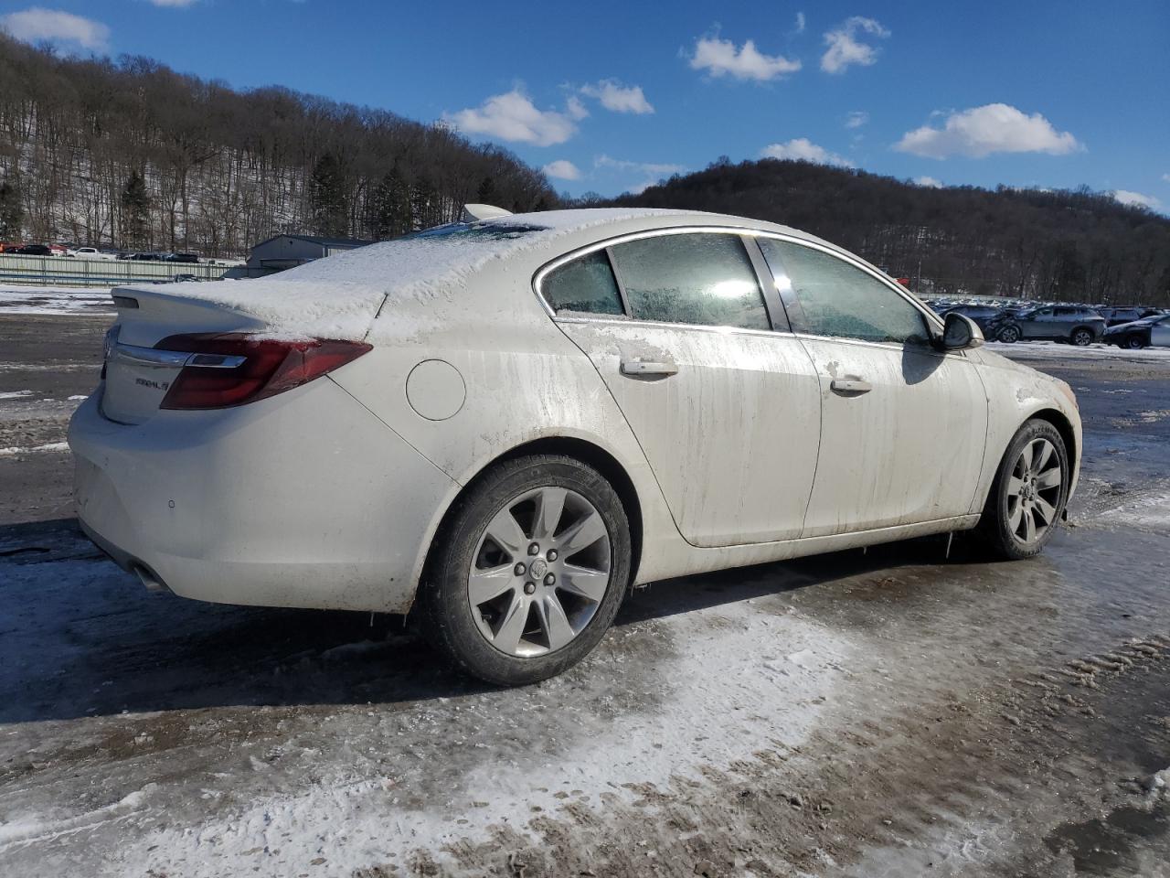 2015 Buick Regal VIN 2G4GR5GX2F9125158 Copart auction photo, minor dent/scratches damage thumbnail 3