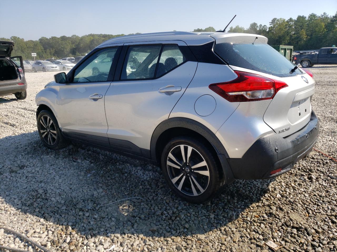 2020 Nissan Kicks VIN 3N1CP5CV5LL529192 Copart auction photo, front end damage thumbnail 2