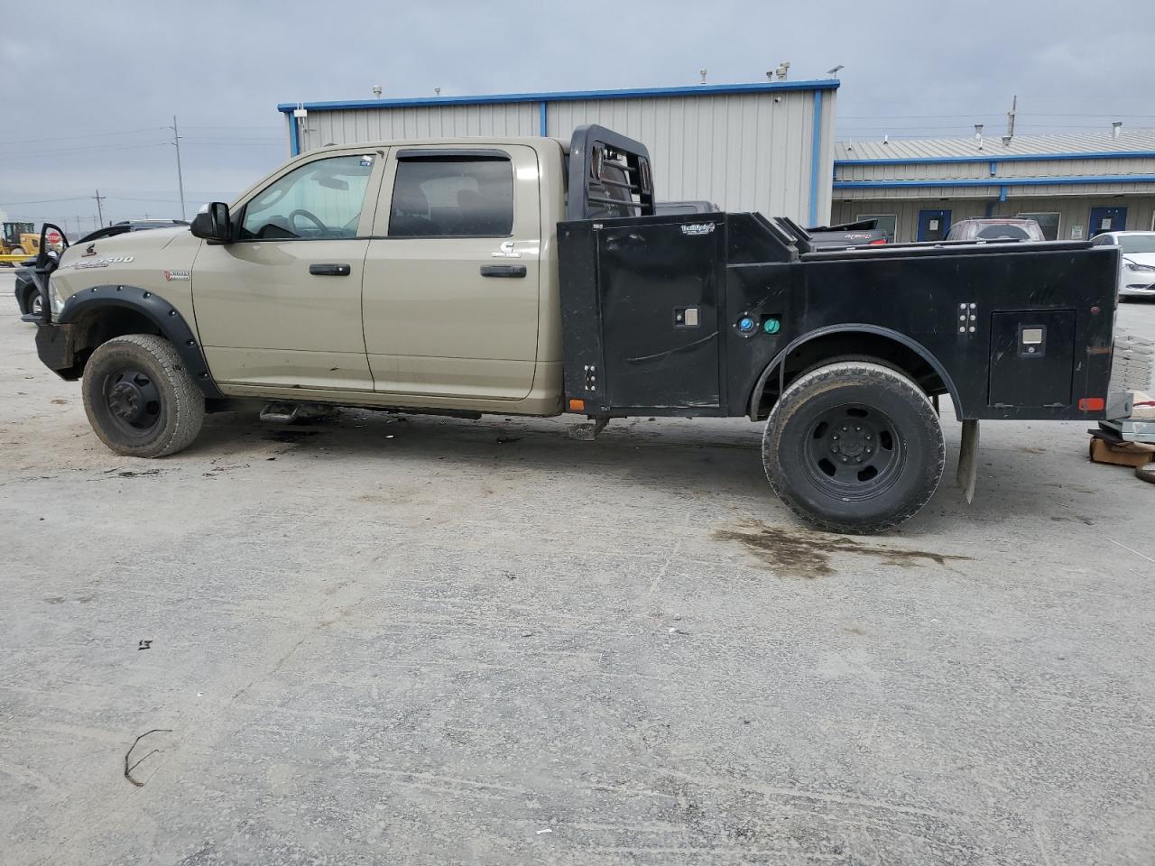 2018 RAM 3500 VIN 3C63RRGL3JG174074 Copart auction photo, side / rear end damage thumbnail 2