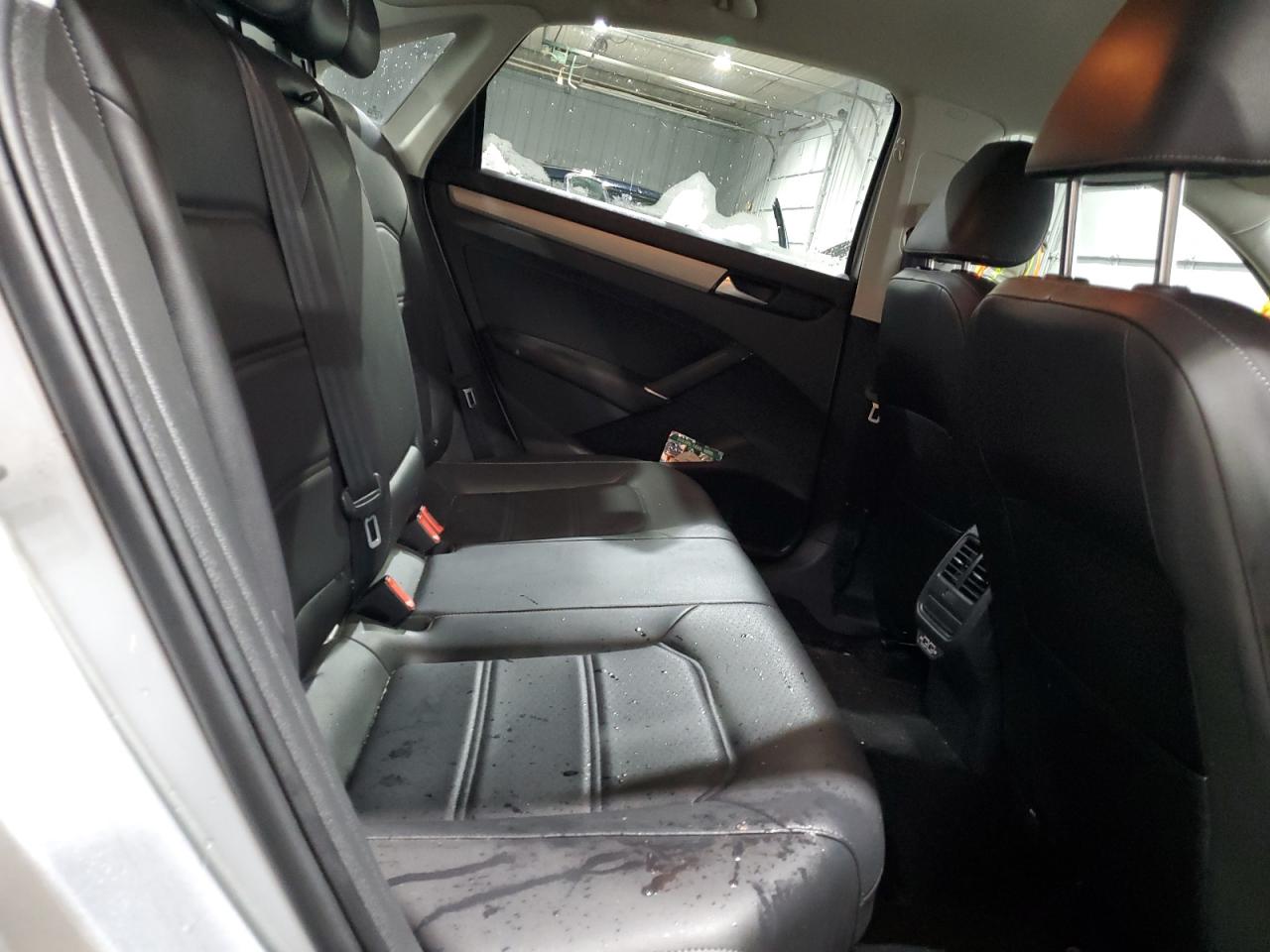 2020 Volkswagen Passat VIN 1VWSA7A31LC009670 Copart auction photo, rear end / minor dent/scratches damage thumbnail 10