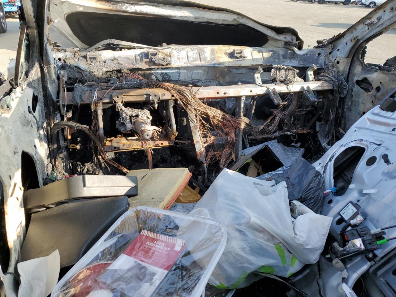2020 Cadillac XT5 VIN 1GYKNDR43LZ153229 Copart auction photo, burn damage thumbnail 8