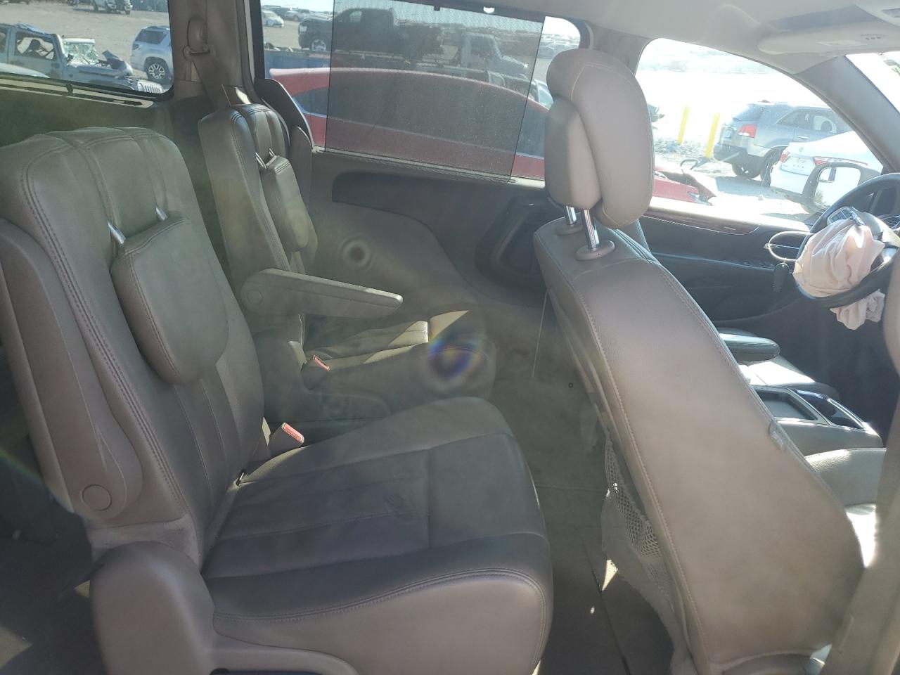 2014 Chrysler Town & Country VIN 2C4RC1BG4ER276824 Copart auction photo, front end damage thumbnail 11