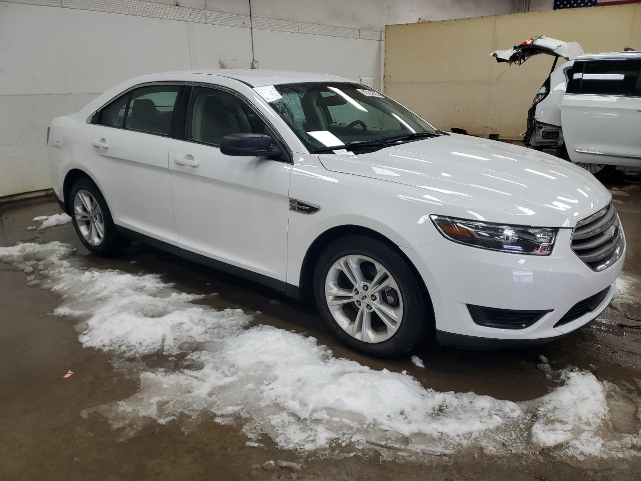 2016 Ford Taurus VIN 1FAHP2D83GG115662 Copart auction photo, front end / minor dent/scratches damage thumbnail 4