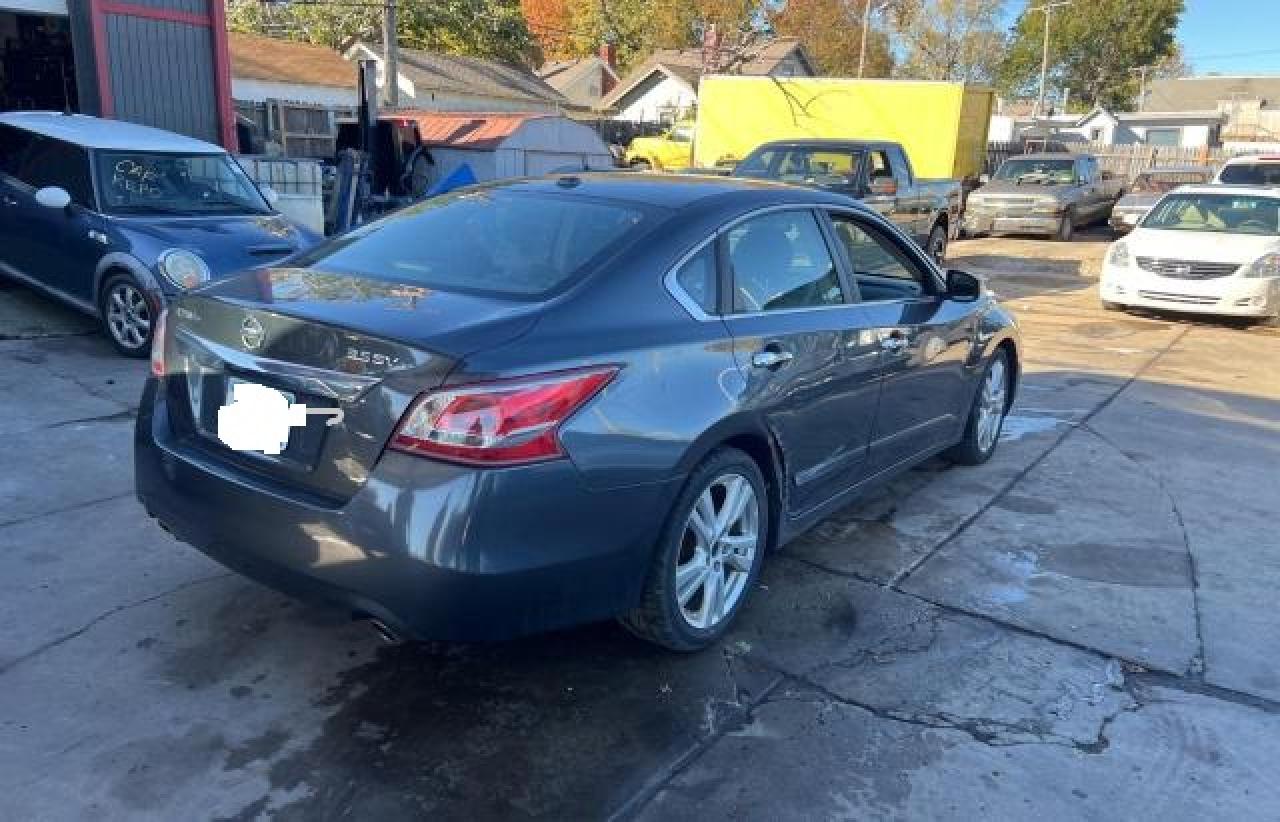 2013 Nissan Altima VIN 1N4BL3AP2DC113164 Copart auction photo, side / rear end damage thumbnail 4
