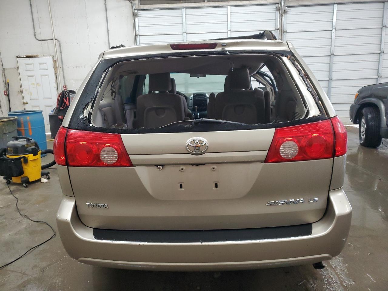 2010 Toyota Sienna VIN 5TDKK4CC4AS308691 Copart auction photo, top/roof / side damage thumbnail 6