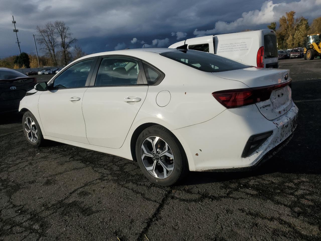 2019 KIA Forte VIN 3KPF24AD4KE137370 Copart auction photo, front end damage thumbnail 2
