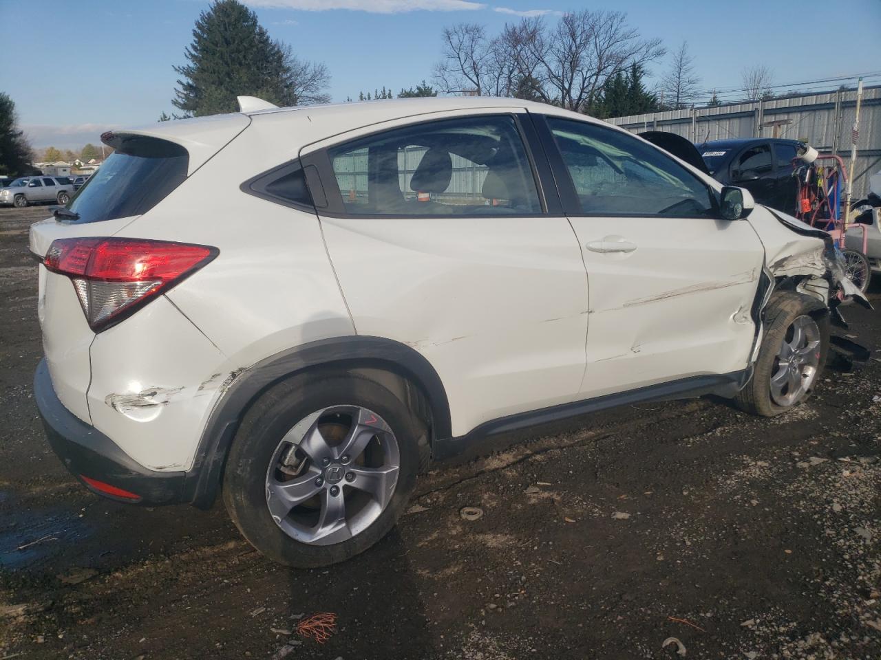 2022 Honda HR-V VIN 3CZRU5H38NM723911 Copart auction photo, all over / undercarriage damage thumbnail 3