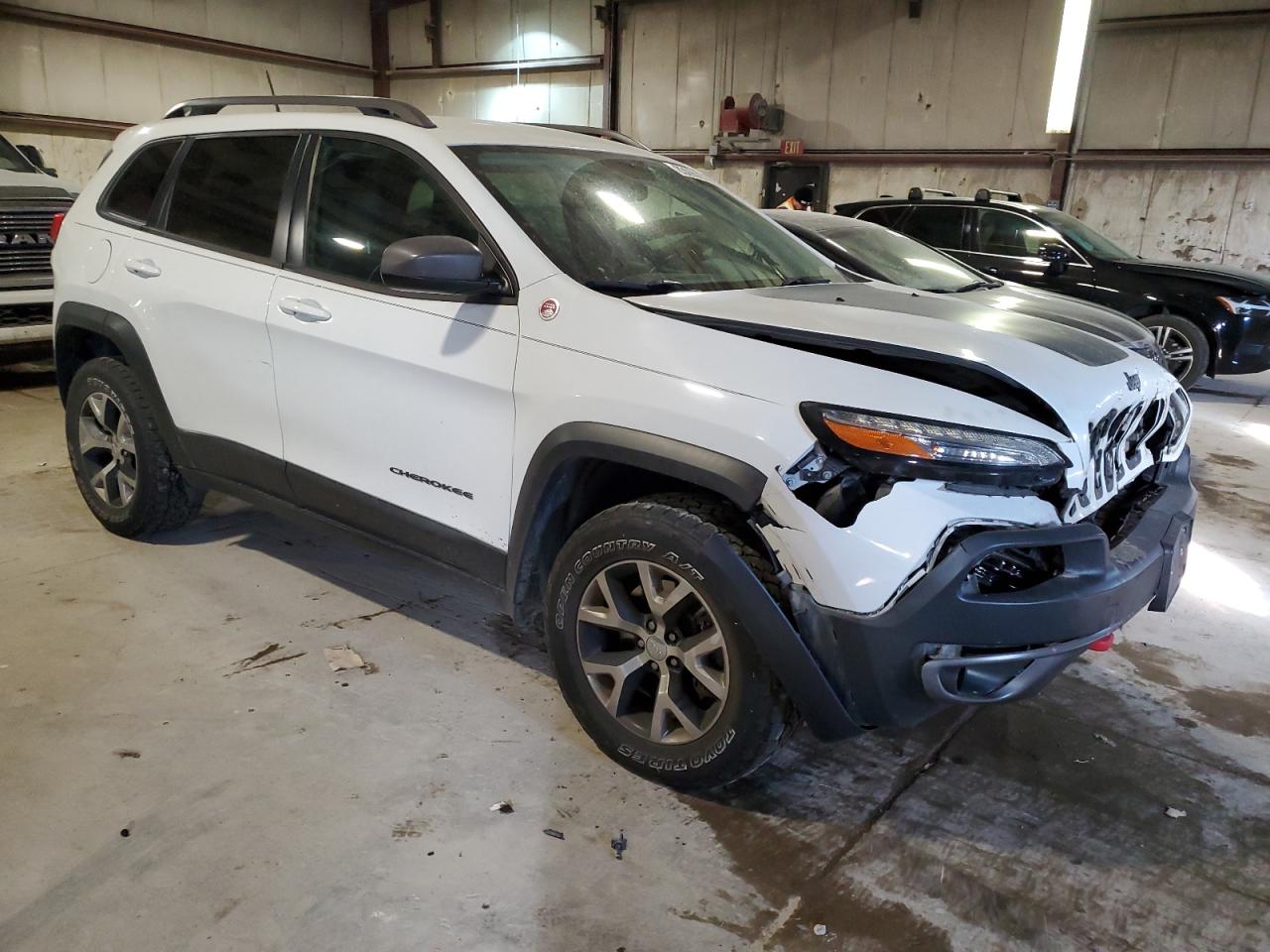 2016 Jeep Cherokee VIN 1C4PJMBS5GW153336 Copart auction photo, front end / minor dent/scratches damage thumbnail 4
