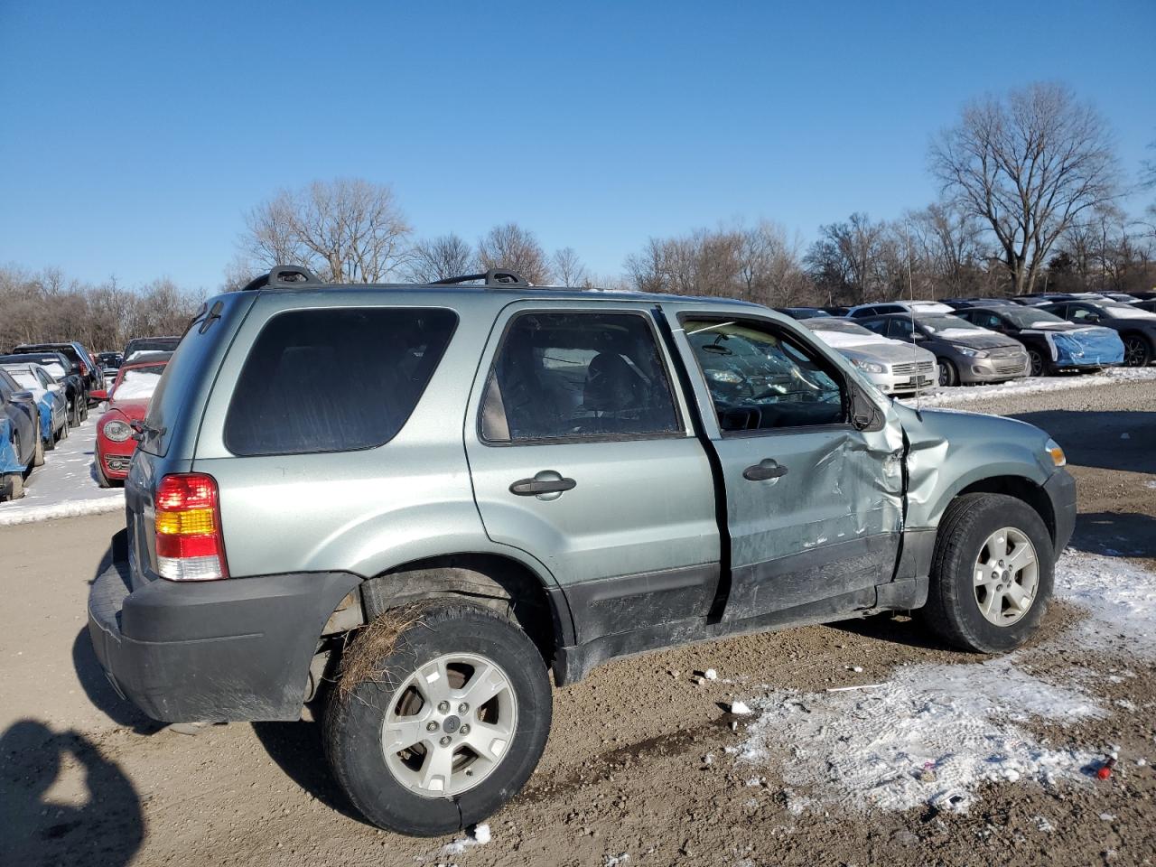 2005 Ford Escape VIN 1FMCU031X5KA29048 Copart auction photo, all over damage thumbnail 3