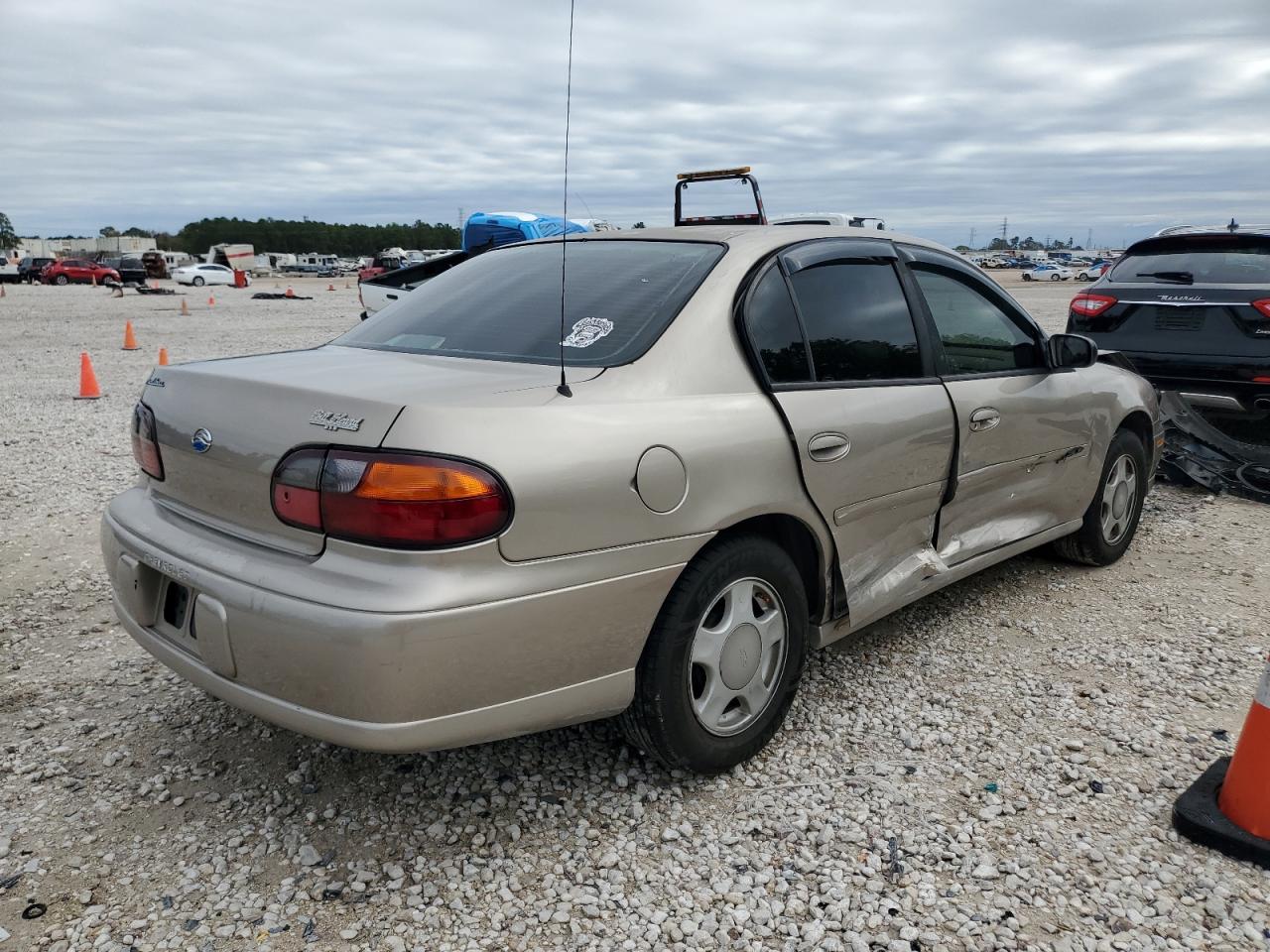 2000 Chevrolet Malibu VIN 1G1ND52J3Y6150151 Copart auction photo, side / front end damage thumbnail 3