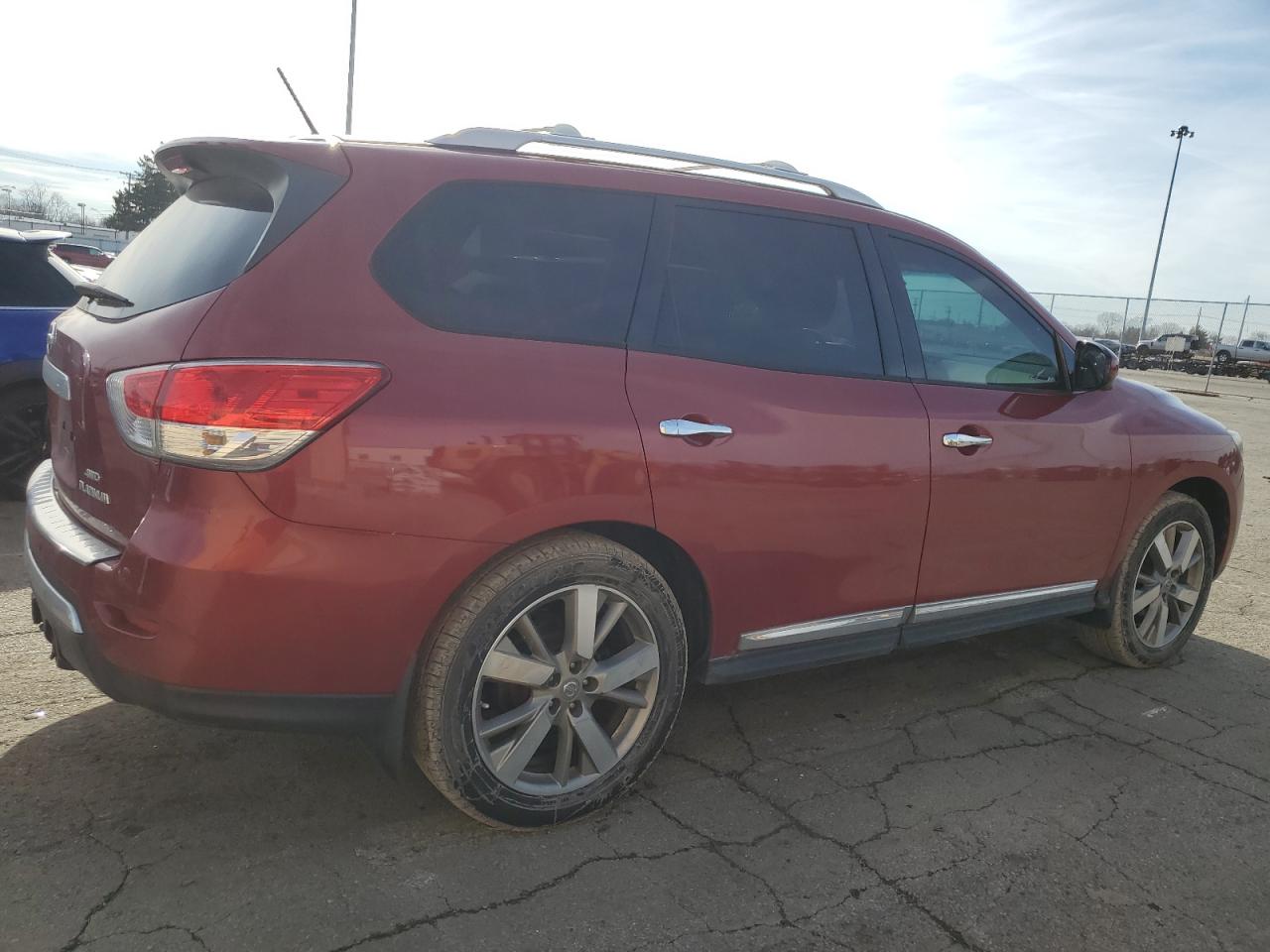 2016 Nissan Pathfinder VIN 5N1AR2MM2GC654151 Copart auction photo, minor dent/scratches damage thumbnail 3