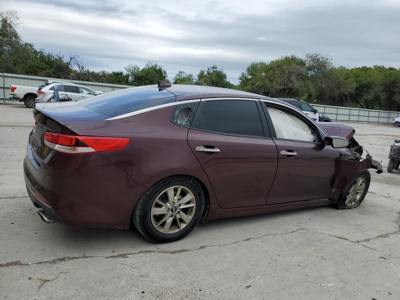 2018 KIA Optima VIN 5XXGT4L35JG238347 Copart auction photo, mechanical / front end damage thumbnail 3