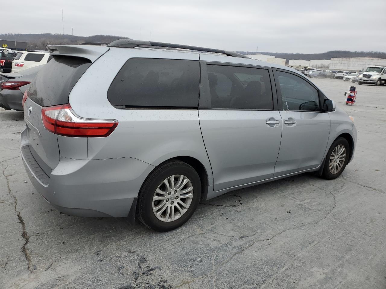2017 Toyota Sienna VIN 5TDYZ3DC1HS841784 Copart auction photo, side / front end damage thumbnail 3