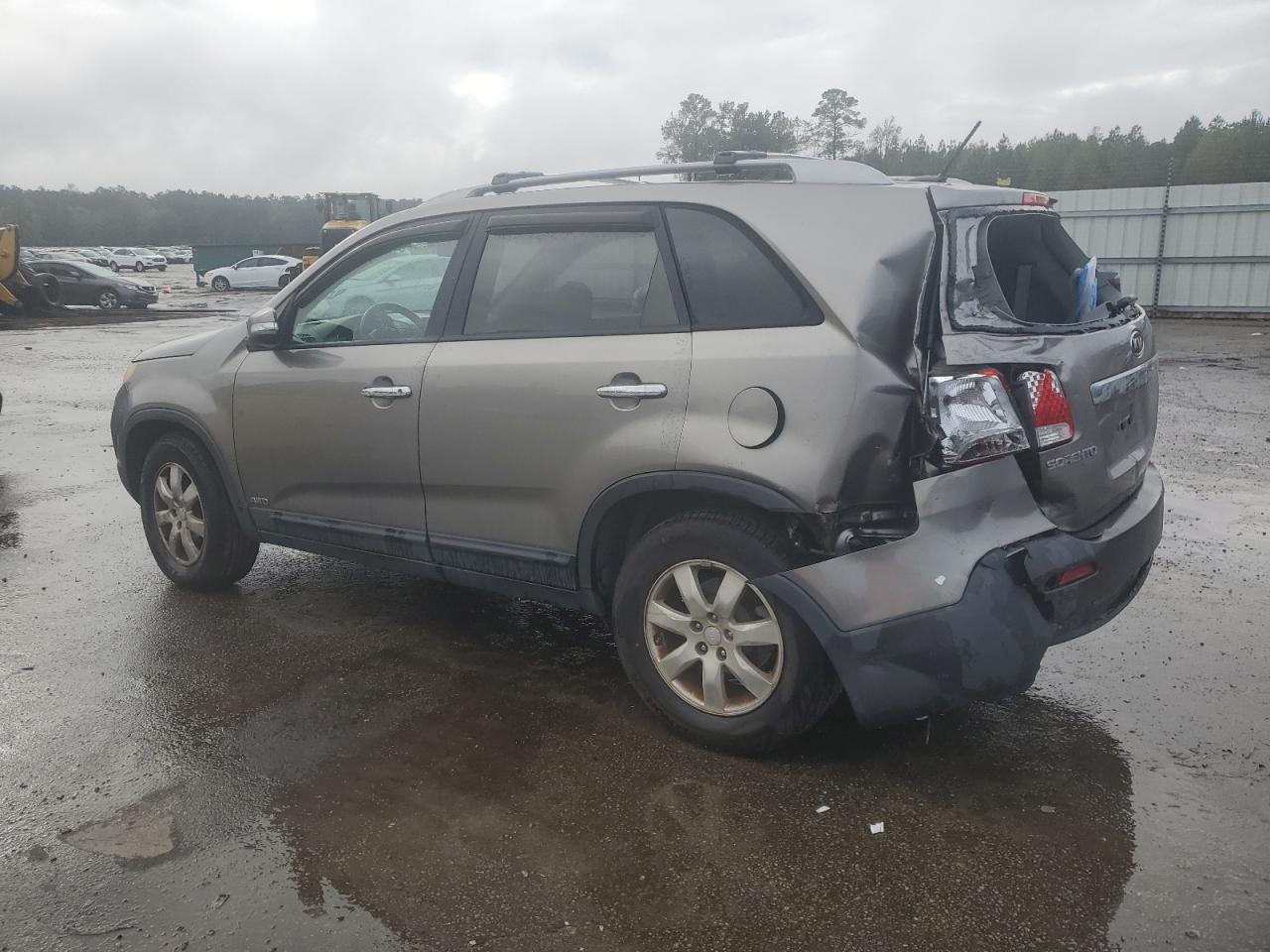 2011 KIA Sorento VIN 5XYKTDA25BG123233 Copart auction photo, rear end damage thumbnail 2