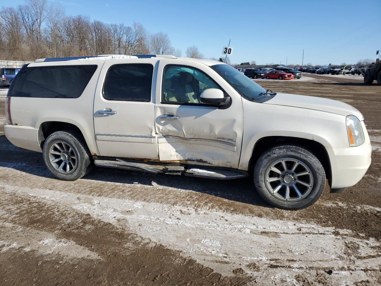 2013 GMC Yukon VIN 1GKS2MEF8DR159054 Copart auction photo, side / minor dent/scratches damage thumbnail 4