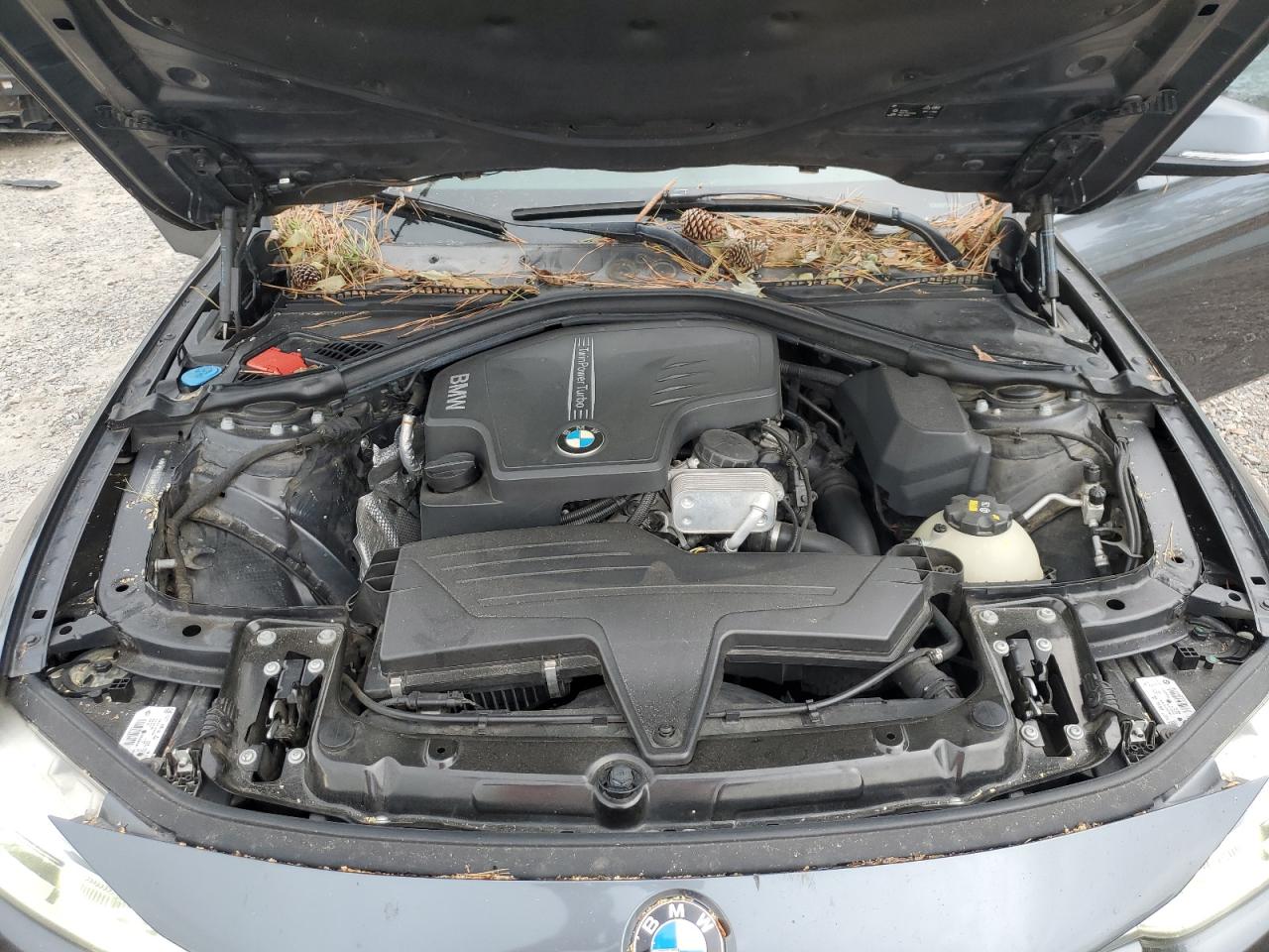 2016 BMW 3er VIN WBA8E9G53GNU28018 Copart auction photo, all over damage thumbnail 11