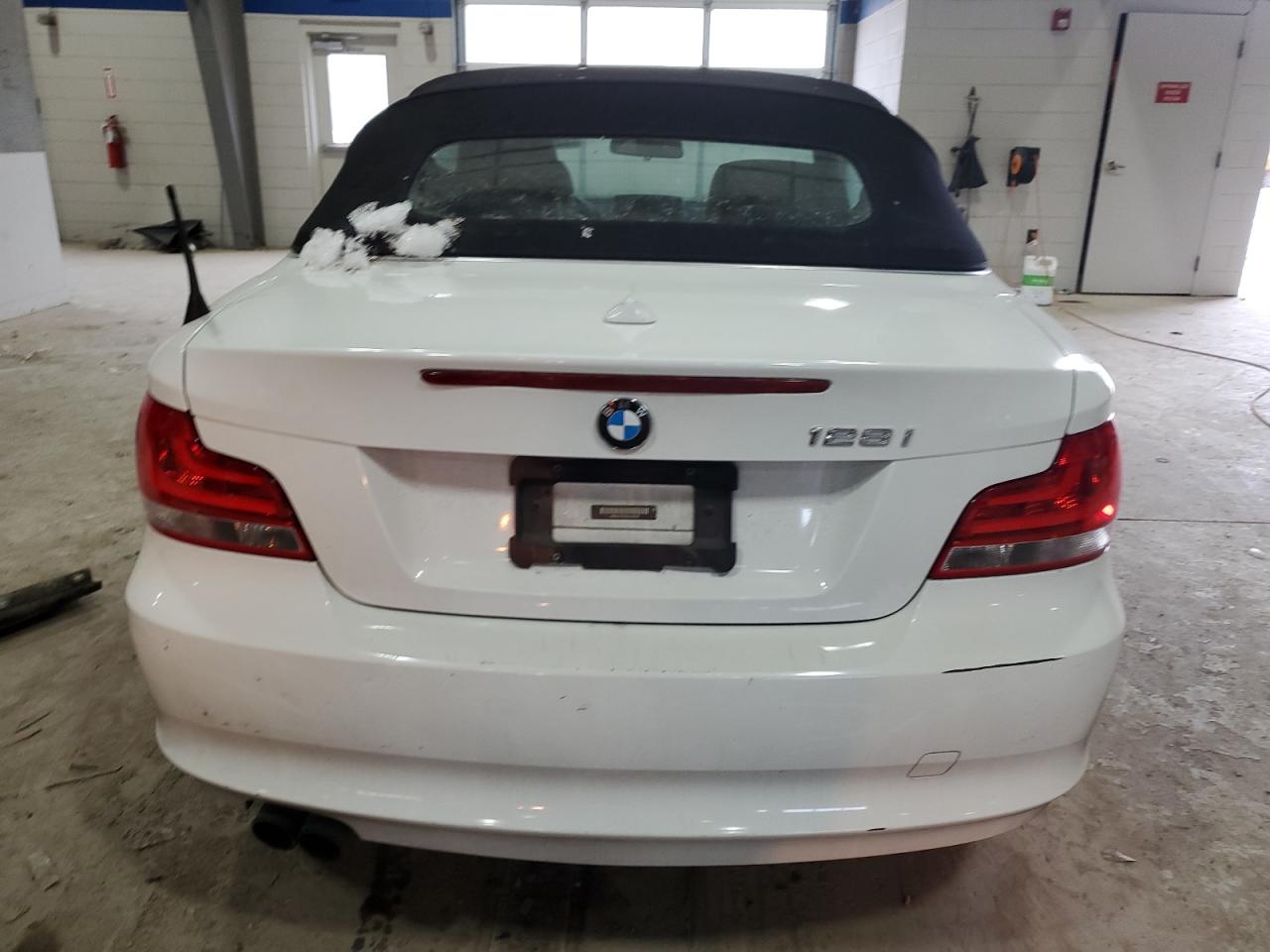 2013 BMW 1er VIN WBAUL7C55DVU10078 Copart auction photo, front end damage thumbnail 6