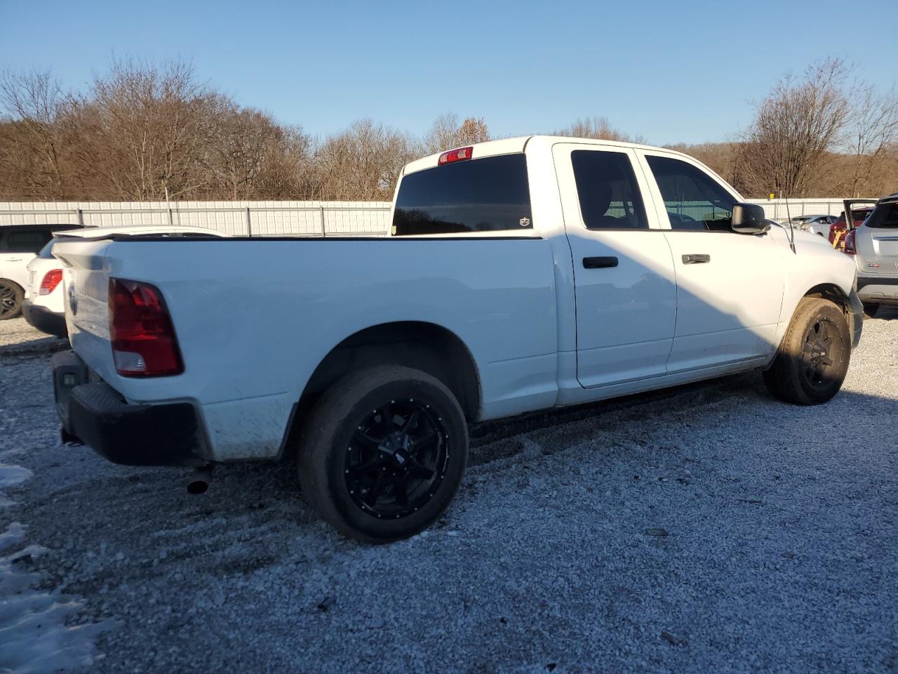2015 RAM 1500 VIN 1C6RR6FG1FS628836 Copart auction photo, side / front end damage thumbnail 3