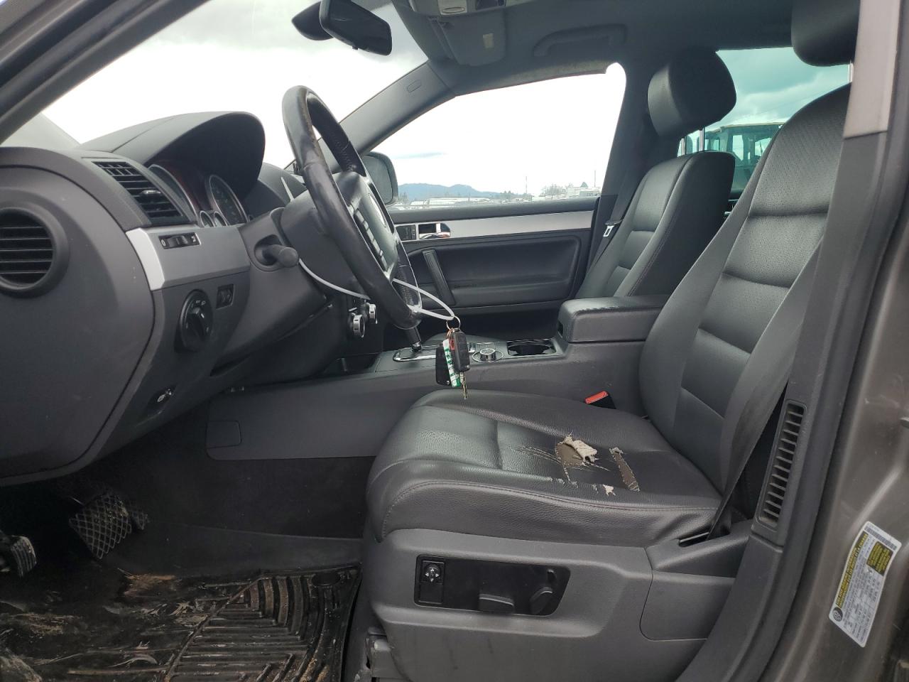 2009 Volkswagen Touareg VIN WVGBE77L99D012801 Copart auction photo, front end damage thumbnail 7