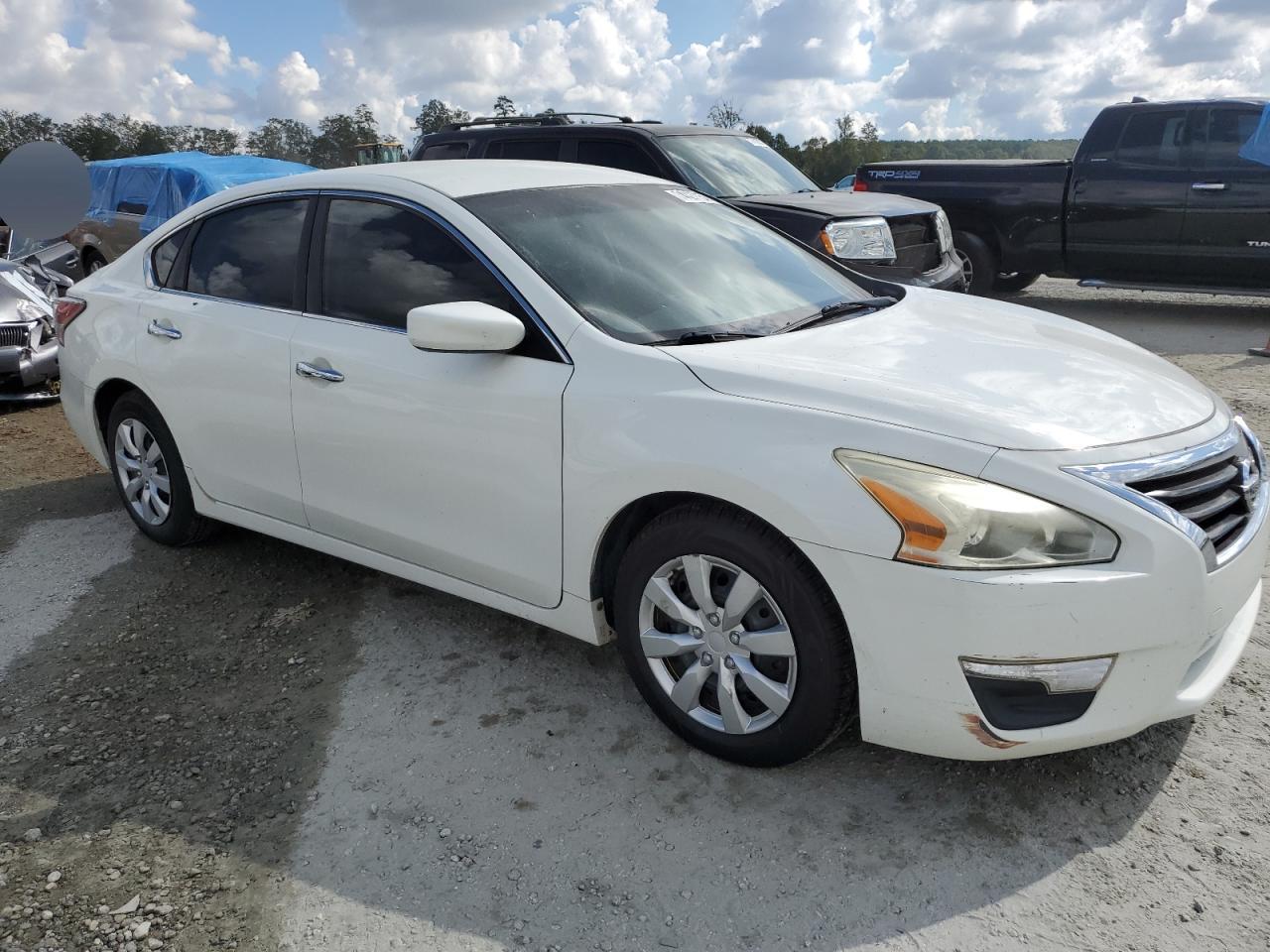 2015 Nissan Altima VIN 1N4AL3AP7FN897313 Copart auction photo, water/flood / minor dent/scratches damage thumbnail 4
