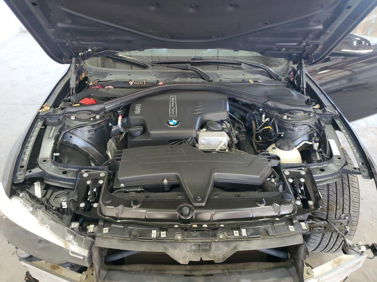 2014 BMW 3er VIN WBA3C1C53EK105545 Copart auction photo, front end damage thumbnail 12