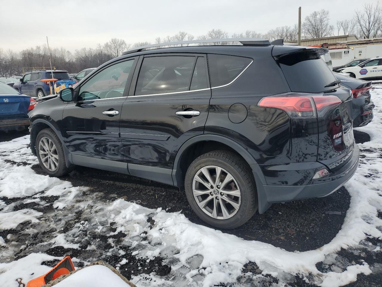 2017 Toyota RAV 4 VIN 2T3DFREV1HW662170 Copart auction photo, front end / rear end damage thumbnail 2