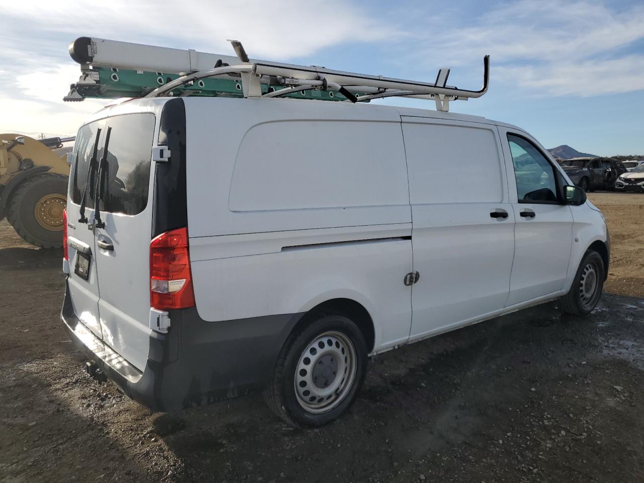 2018 Mercedes-Benz Metris VIN WD3PG3EA8J3492137 Copart auction photo, minor dent/scratches damage thumbnail 3