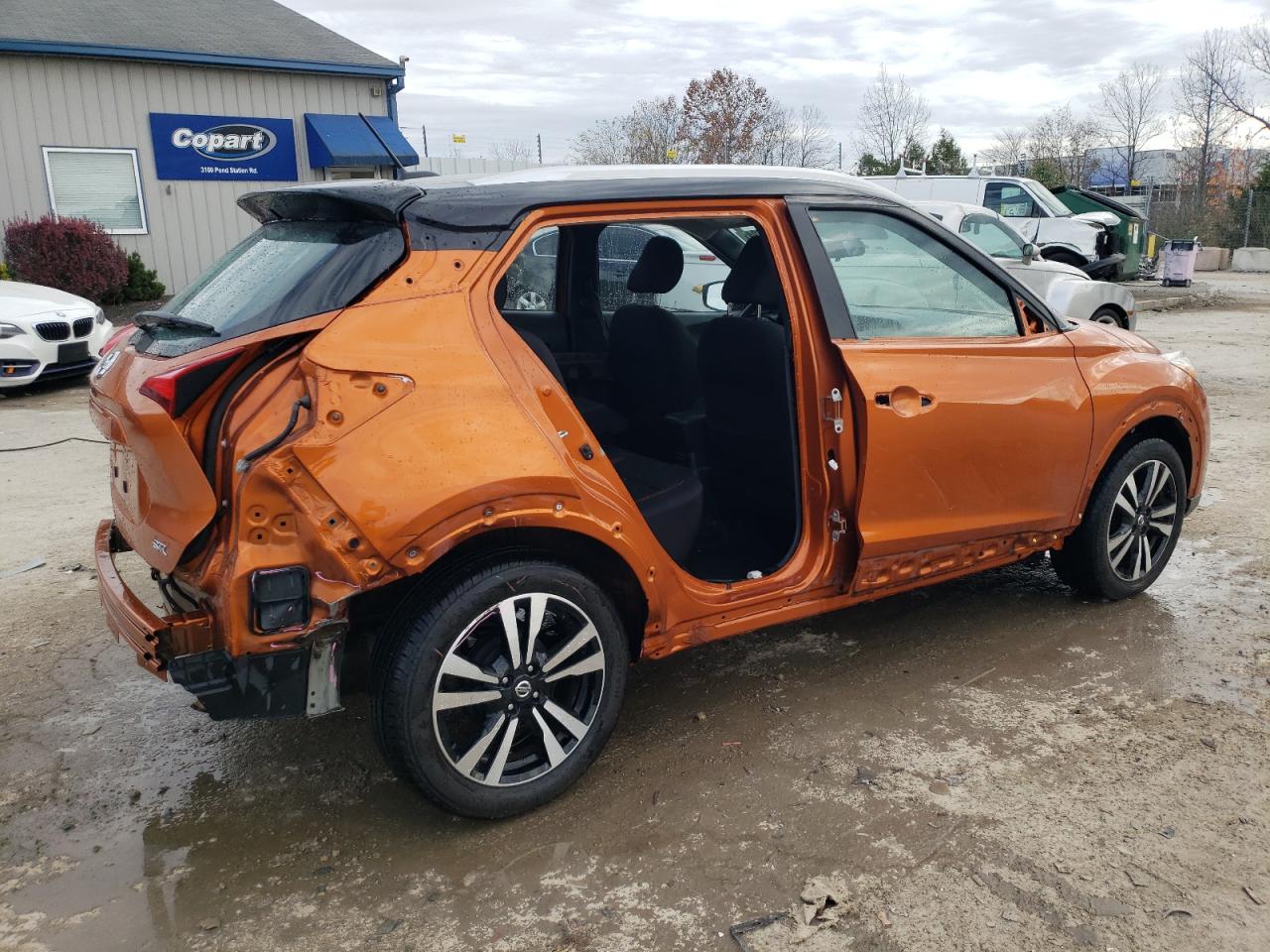 2019 Nissan Kicks VIN 3N1CP5CU0KL561957 Copart auction photo, side / rear end damage thumbnail 3