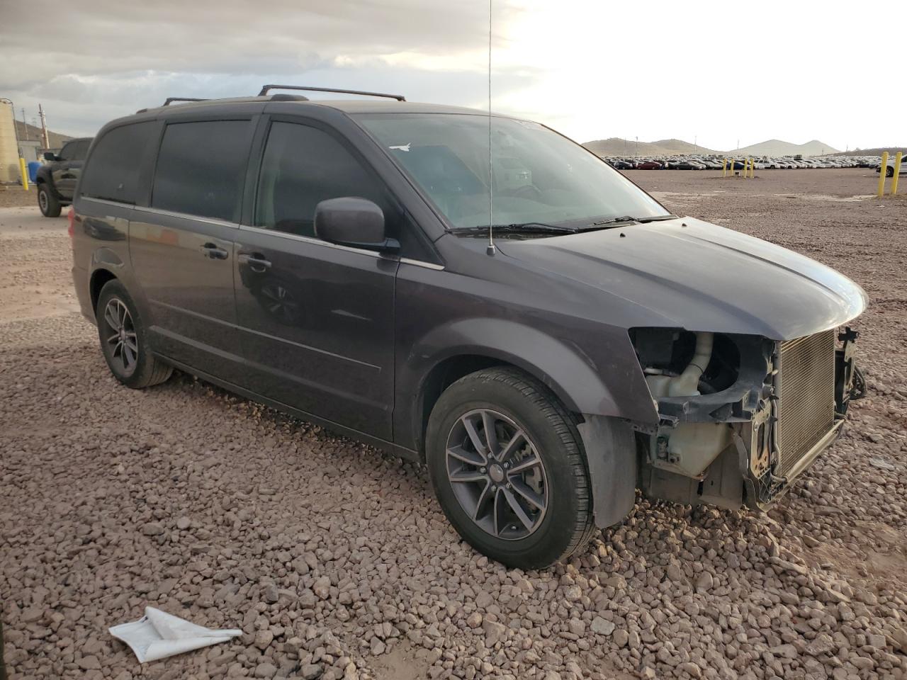2017 Dodge Caravan VIN 2C4RDGCG1HR747007 Copart auction photo, front end / side damage thumbnail 4