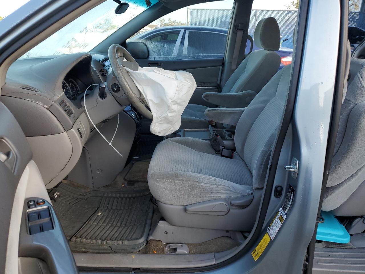 2010 Toyota Sienna VIN 5TDKK4CC9AS291936 Copart auction photo, front end damage thumbnail 7