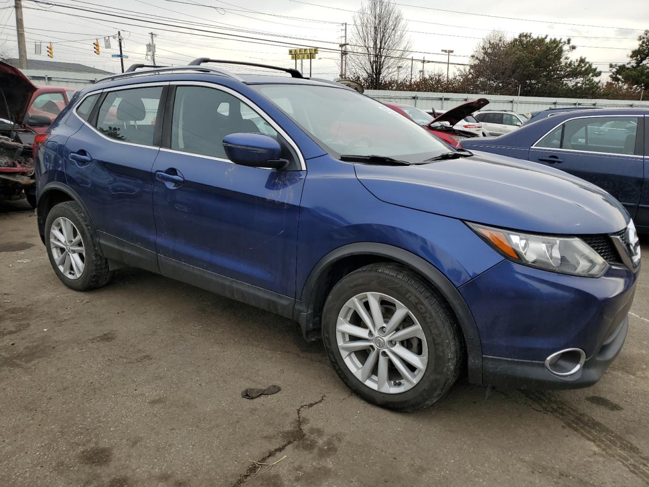 2017 Nissan Rogue VIN JN1BJ1CR4HW109241 Copart auction photo, front end damage thumbnail 4