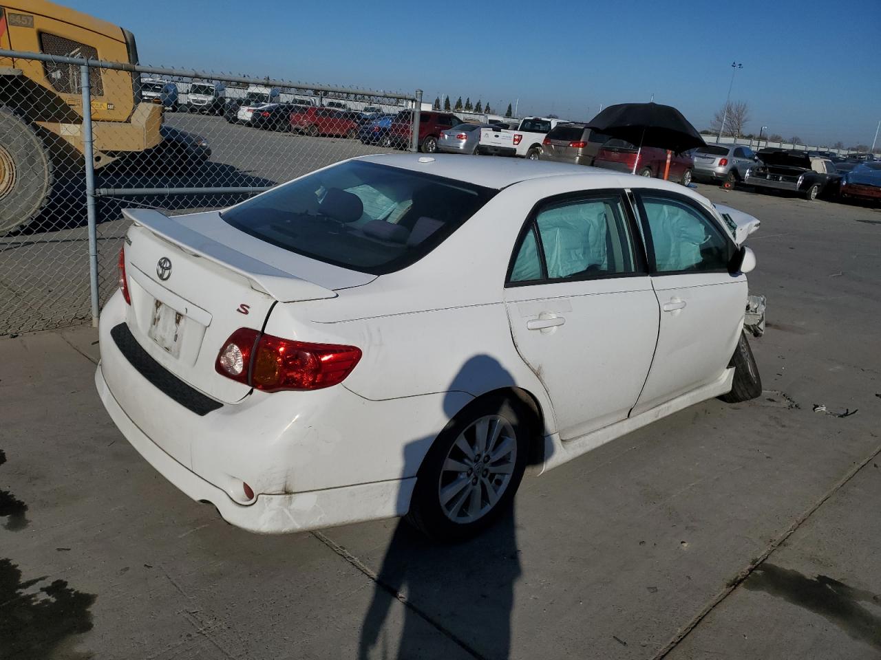 2010 Toyota Corolla VIN 1NXBU4EE3AZ175972 Copart auction photo, front end / side damage thumbnail 3