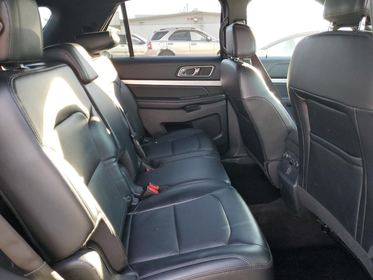 2016 Ford Explorer VIN 1FM5K7D88GGC02915 Copart auction photo, normal wear damage thumbnail 11