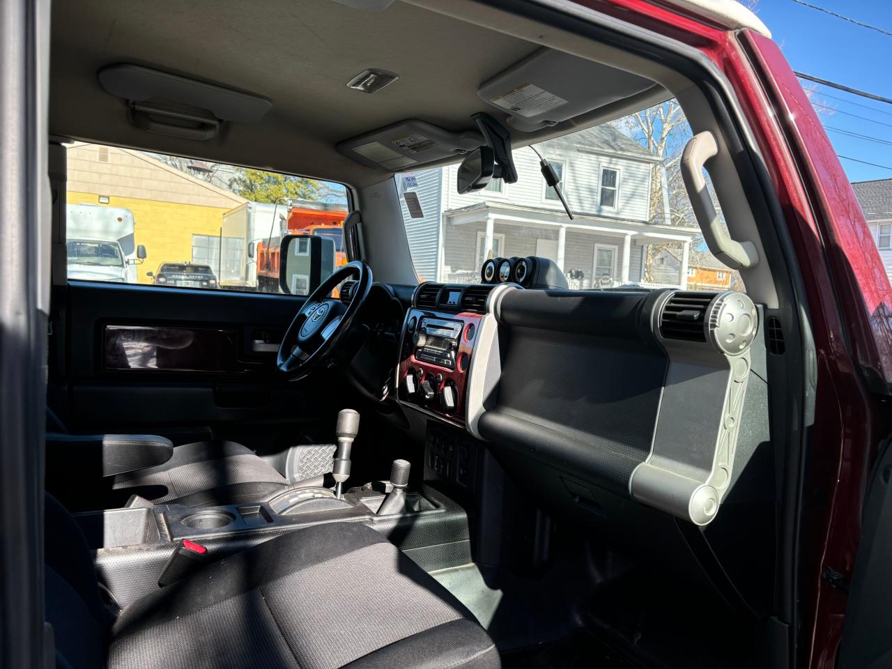 2010 Toyota FJ Cruiser VIN JTEBU4BF9AK070975 Copart auction photo, normal wear damage thumbnail 5