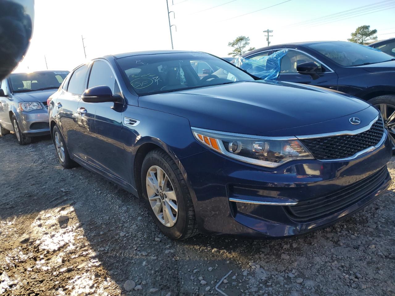 2018 KIA Optima VIN 5XXGT4L39JG207943 Copart auction photo, all over damage thumbnail 4