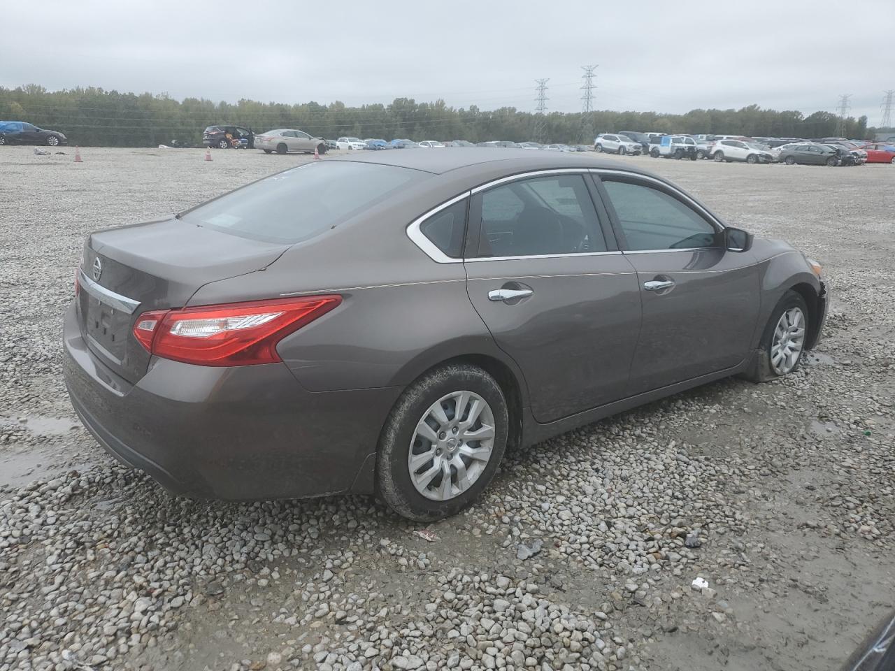 2017 Nissan Altima VIN 1N4AL3AP0HN318231 Copart auction photo, front end damage thumbnail 3
