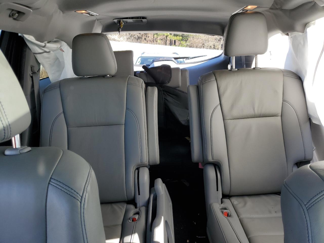 2019 Toyota Highlander VIN 5TDKZRFH2KS565589 Copart auction photo, all over damage thumbnail 10