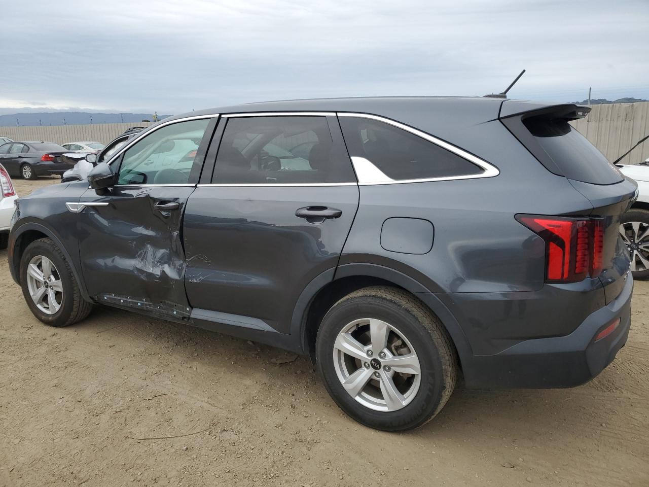 2021 KIA Sorento VIN 5XYRG4LC4MG027721 Copart auction photo, side damage thumbnail 2